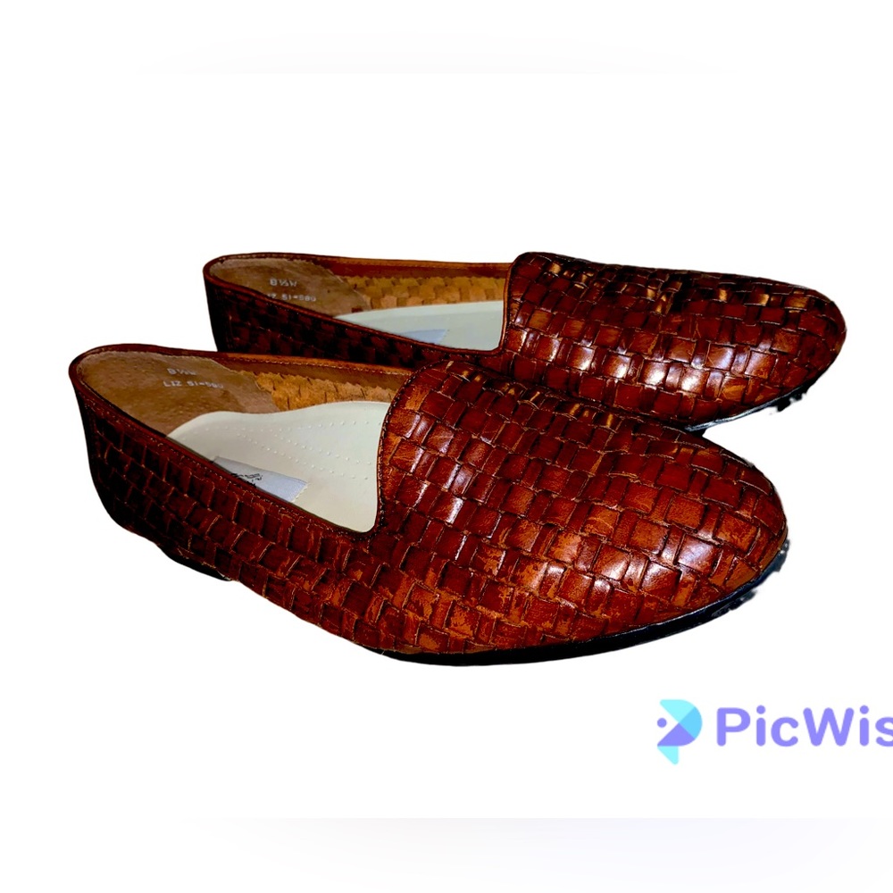 Trotters brown woven leather flats size 8.5W